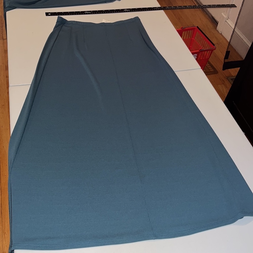 Max Studio  size Medium Teal blue 2 piece  3/4 sleeve top & pull on Maxi skirt - Picture 7 of 14